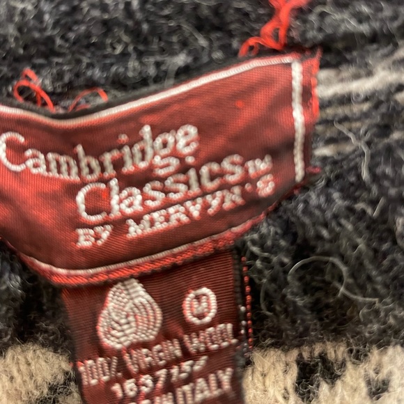 Vintage Cambridge Classics wool sweater medium - Picture 4 of 8